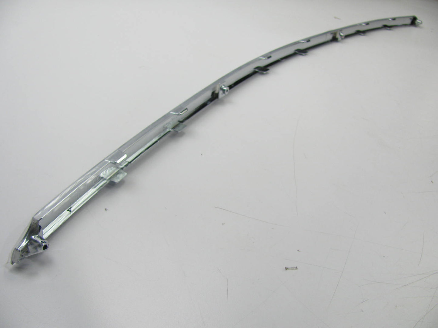 Rear Bumper Lower Center Chrome Moulding Strip For 16-18 Kia Optima 86679D5000