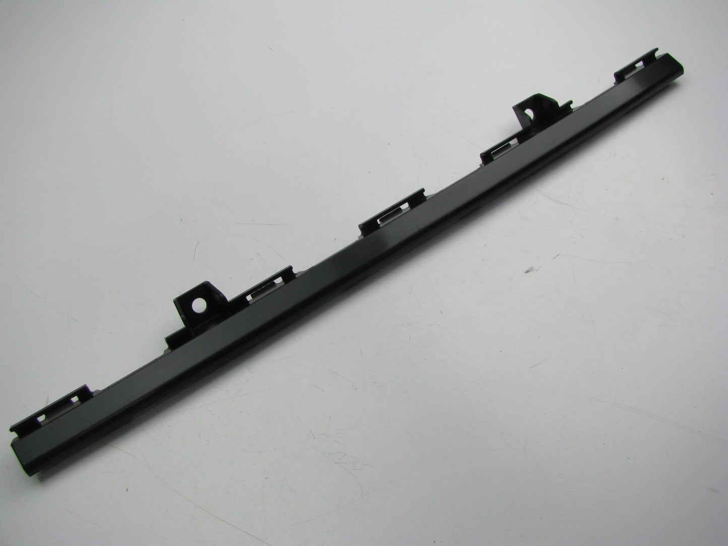 New Rear Bumper Center Moulding Trim OEM For 2015-2019 Kia Soul EV 86681E4000
