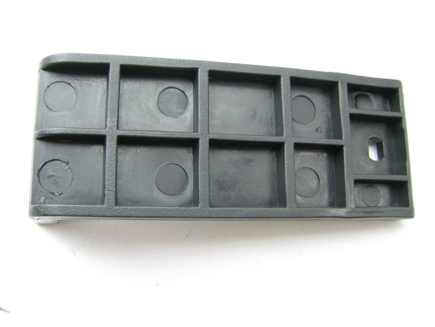 New Rear Lower Bumper Cover Mounting Bracket For 04-09 Kia Spectra 866852F000