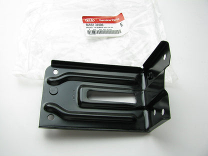 NEW - OEM 866923E000 Rear Lower Right Bumper Cover Bracket For 03-06 Kia Sorento