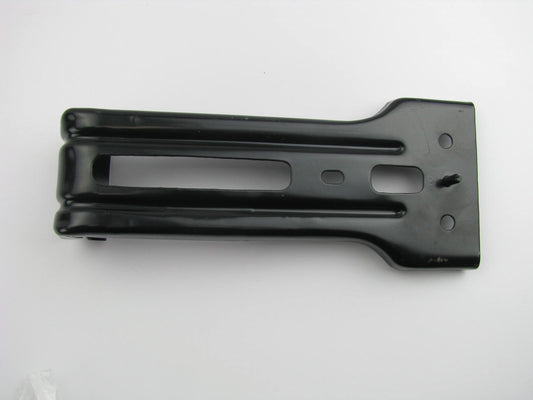 NEW - OEM Rear Bumper Cover Lower Brace Bracket For 2003-06 Sorento 866933E000