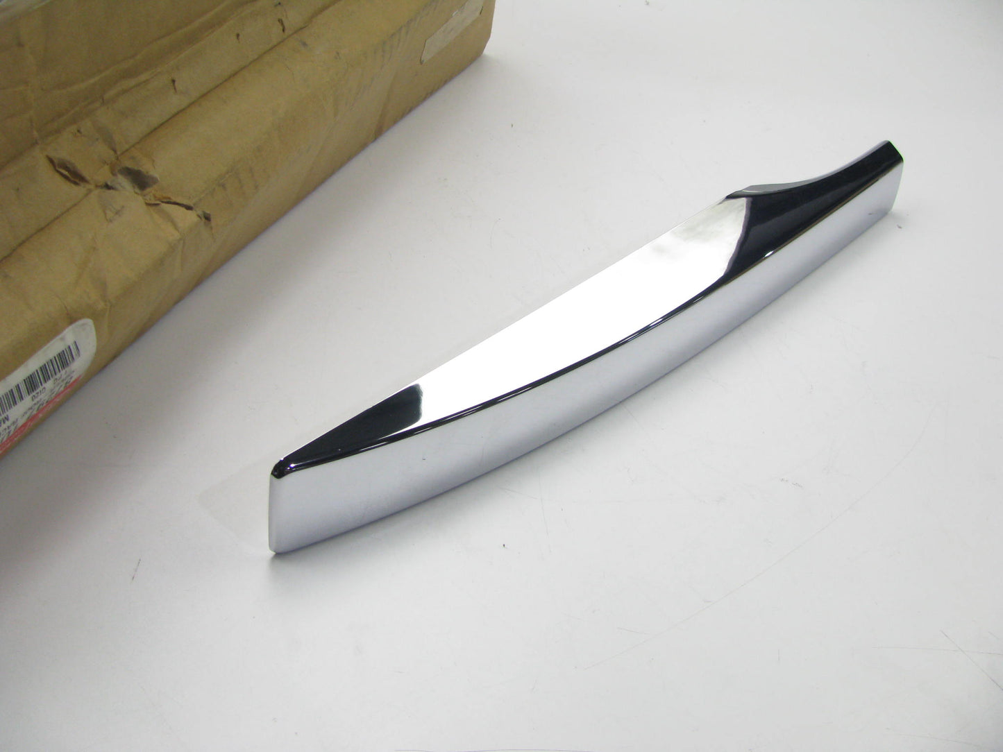 Chrome Roof Rack Cover Cap, Rear Left Side OEM For 14-15 Kia Sorento 872971U500