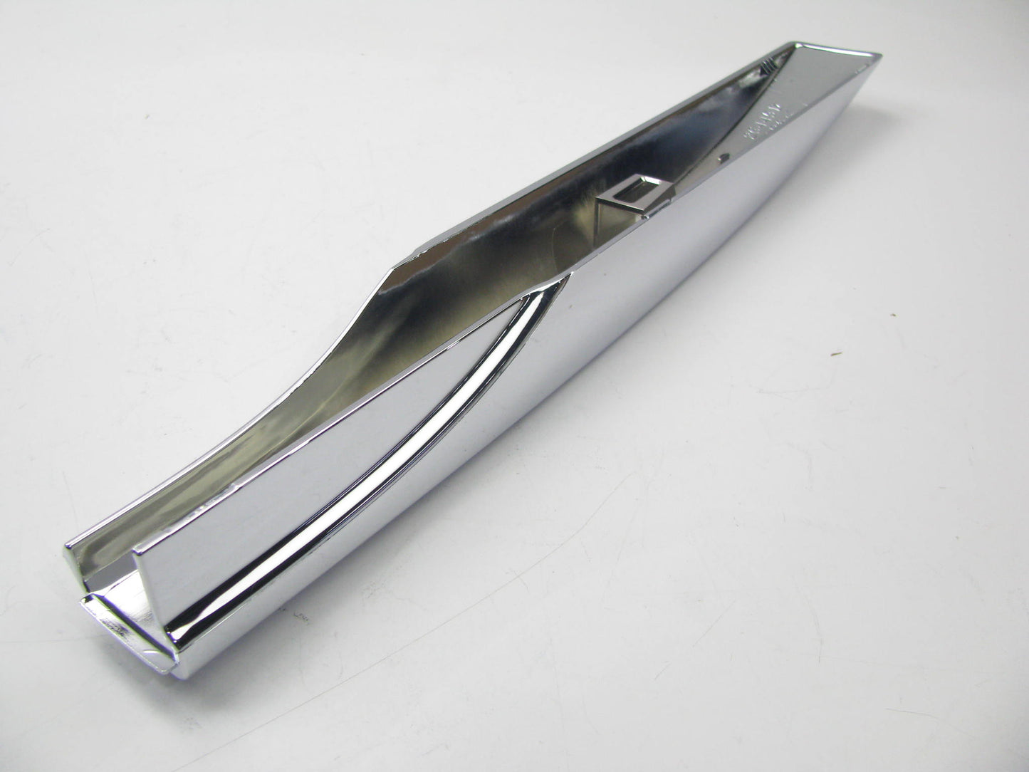 Chrome Roof Rack Cover Cap, Rear Left Side OEM For 14-15 Kia Sorento 872971U500