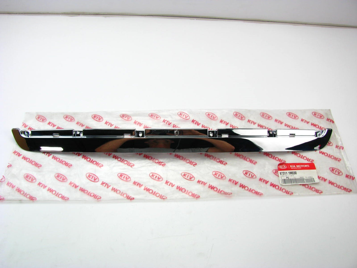 NEW GENUINE Trunk Lid Chrome Moulding Trim OEM For 2011-13 Kia Forte 873111M030