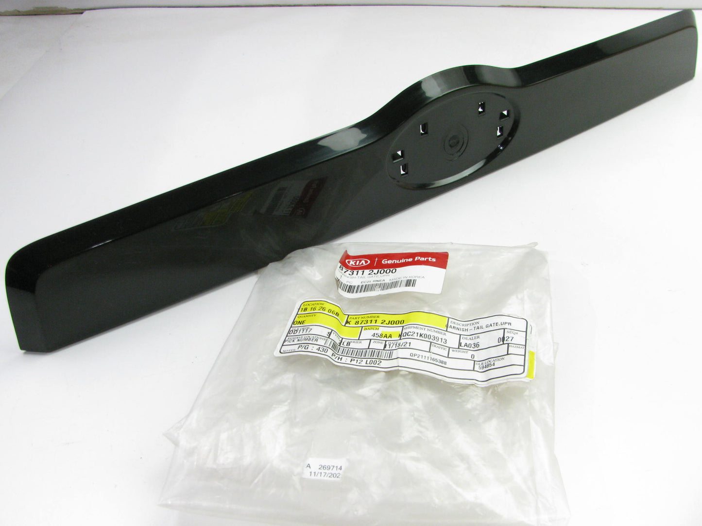 Tailgate Hatch Moulding Emblem Holder Strip OEM For 2009 Kia Borrego 873112J000