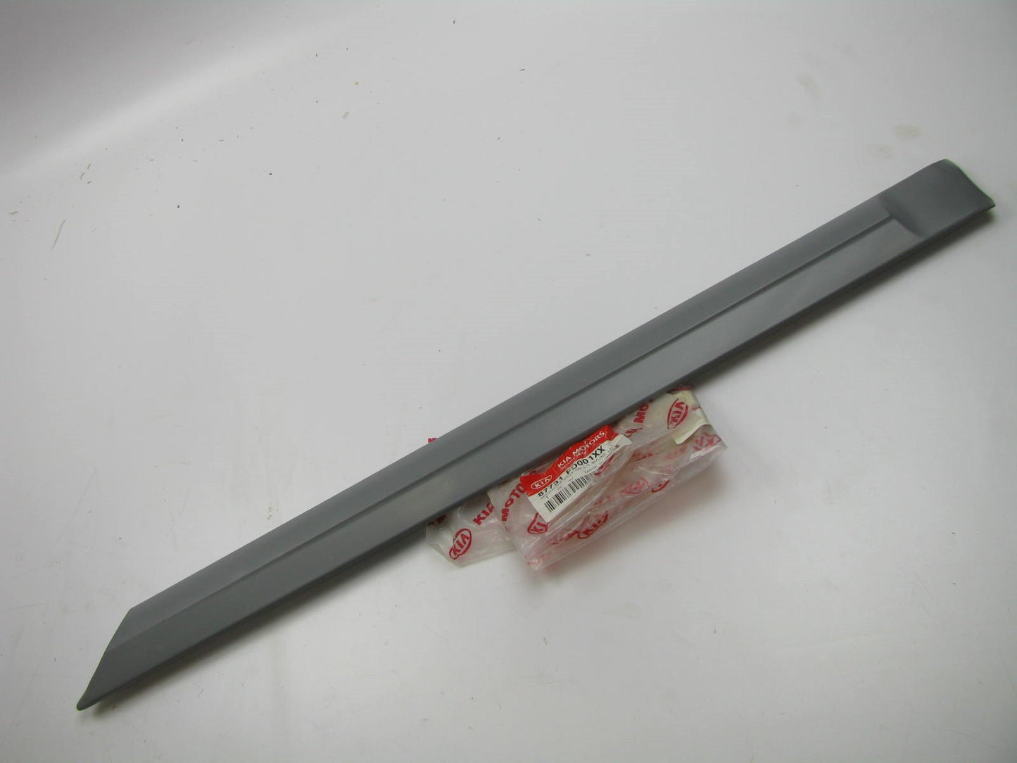 NEW - OEM 87731FD001XX Rear Left Side Door Body Moulding Trim For 00-05 Kia Rio