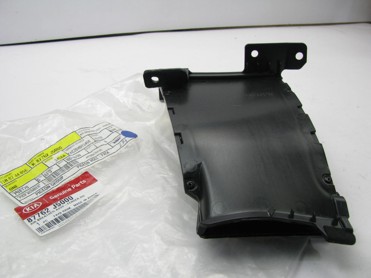 NEW Right Passengers Fender Air Vent Duct OEM For 2019-23 Kia Stinger 87762J5000