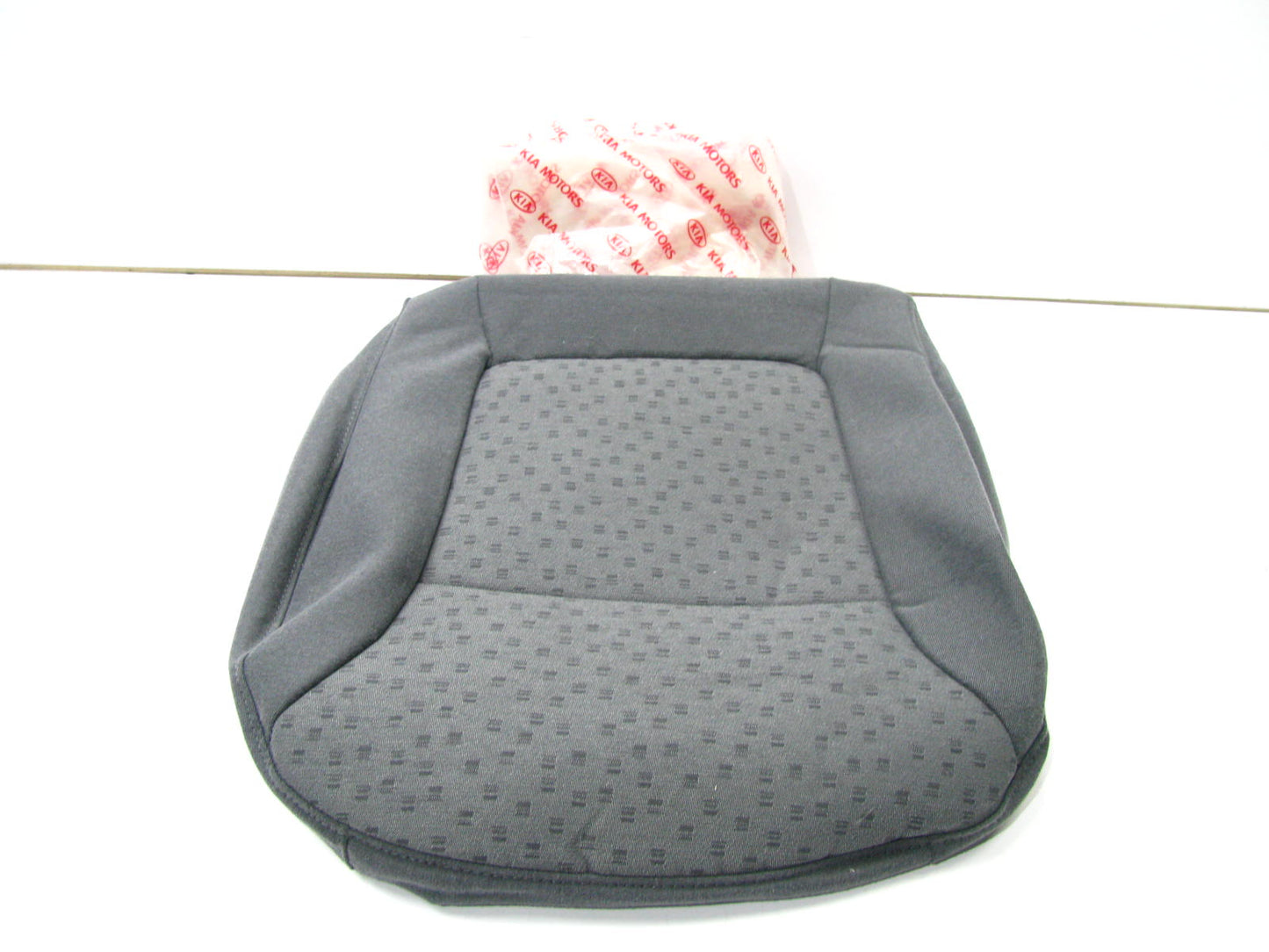 NEW Front Left Drivers Seat Cushion Cover, Gray, OEM For 03-05 Rio 88161FD580090