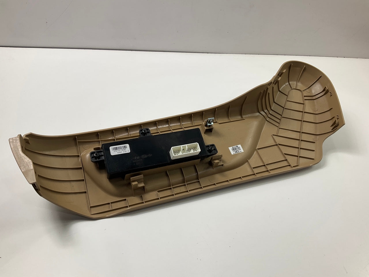 Front Seat Beige Cover W/ Seat Switch OEM For 2015-2016 Kia Sedona 88270A9080DAA