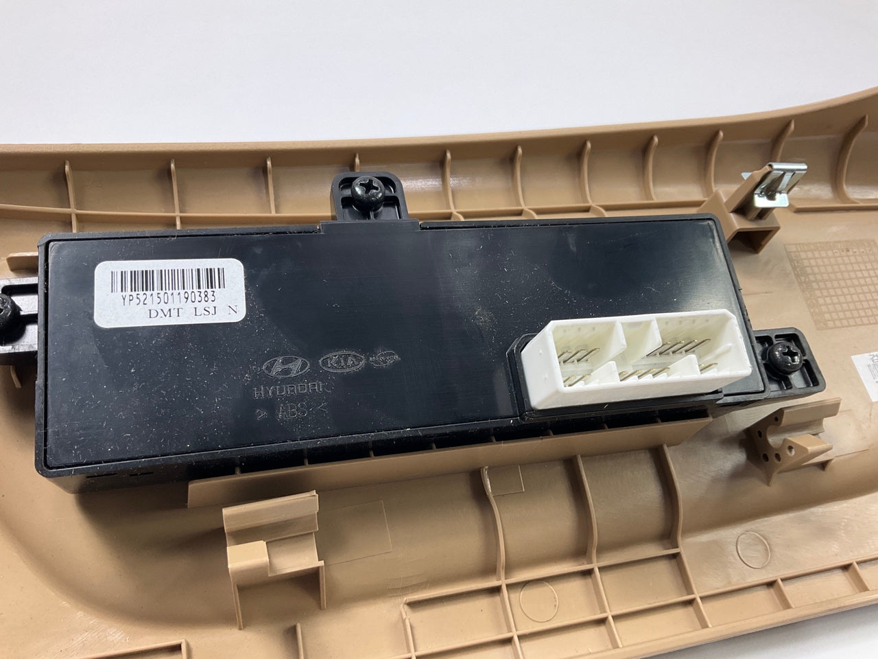 Front Seat Beige Cover W/ Seat Switch OEM For 2015-2016 Kia Sedona 88270A9080DAA