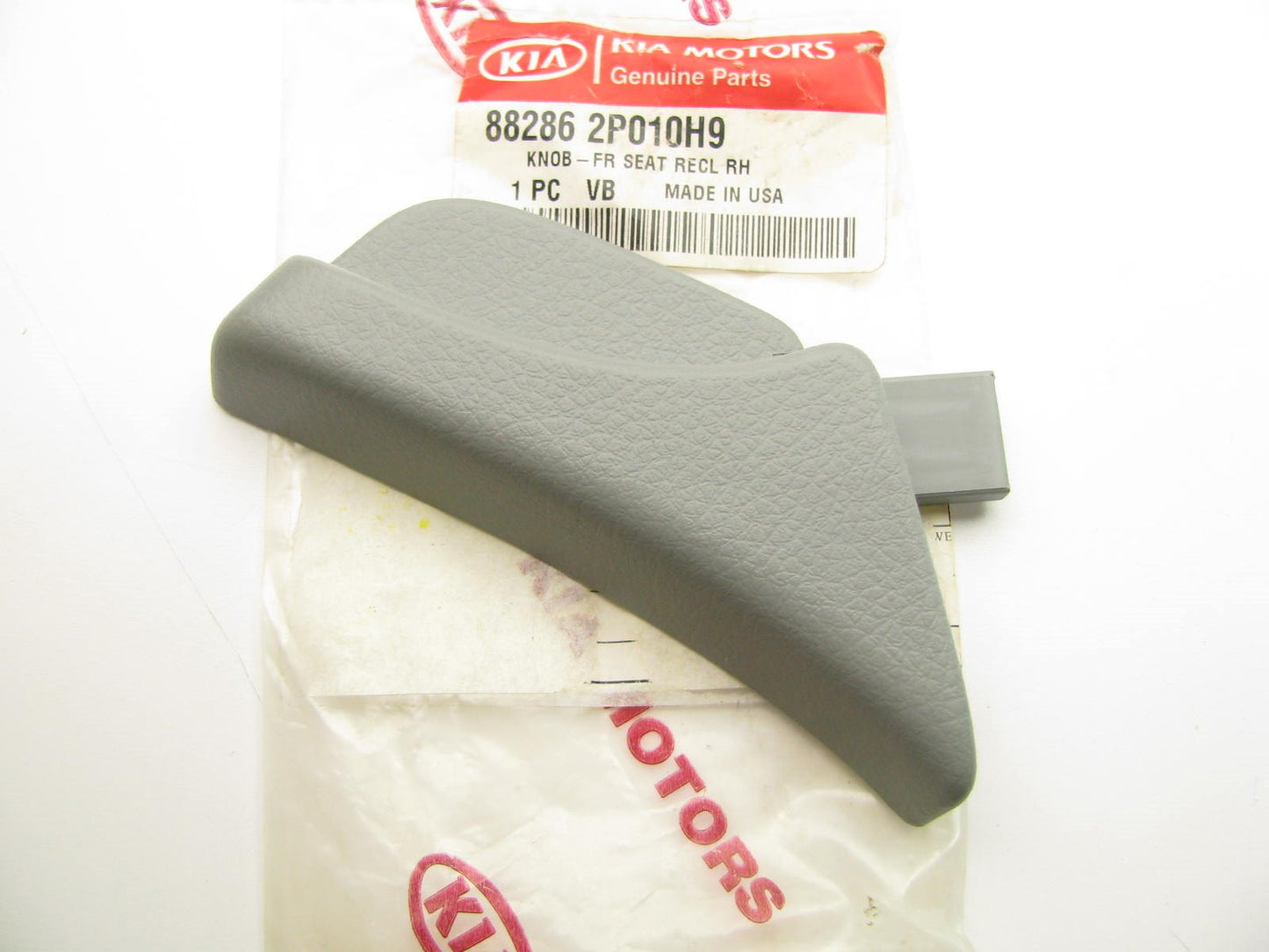 New FRONT RIGHT Seat Recline Knob Gray OEM For 10-11 Kia Sorento 882862P010H9