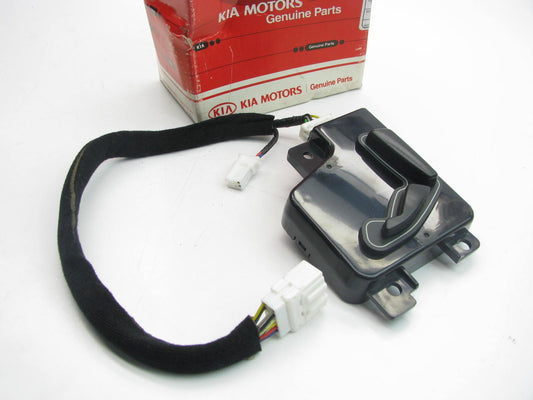 NEW - OEM GENUINE Front Left Power Seat Switch For 2004-06 Kia Amanti 889903F013