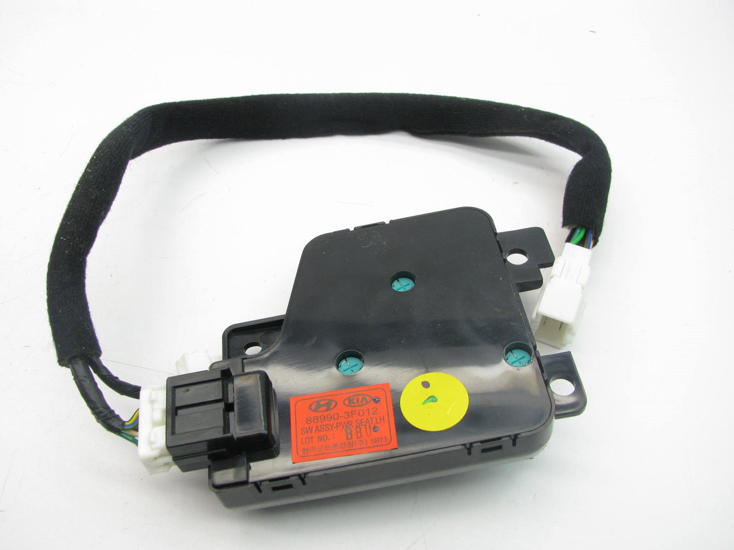 NEW - OEM GENUINE Front Left Power Seat Switch For 2004-06 Kia Amanti 889903F013