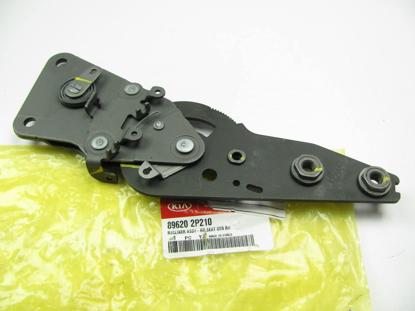 NEW - OEM 896202P210 Right Rear Seat Recliner For 2011-2013 Kia Sorento