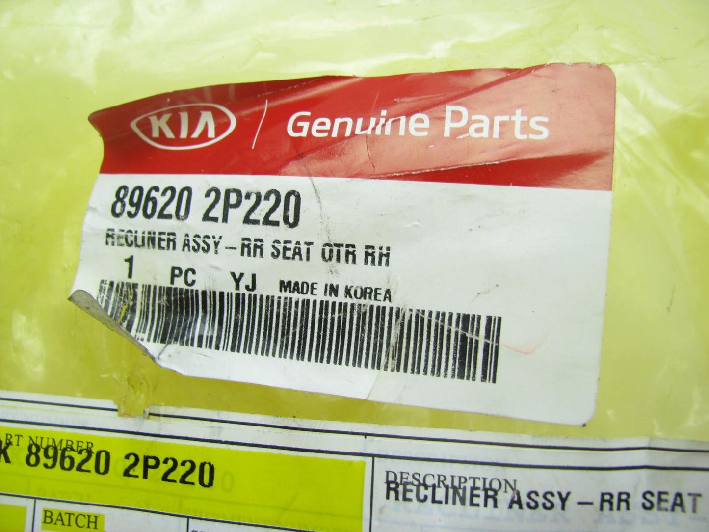 New OEM Second Row Right Side Seat Recliner For 11-13 Sorento 896202P220