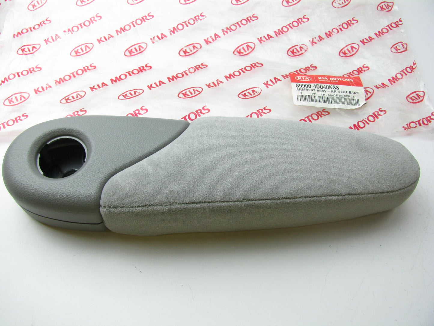 New Rear Second Row Left Seat Gray Arm Rest For 2006 Kia Sedona 899004D040KS8