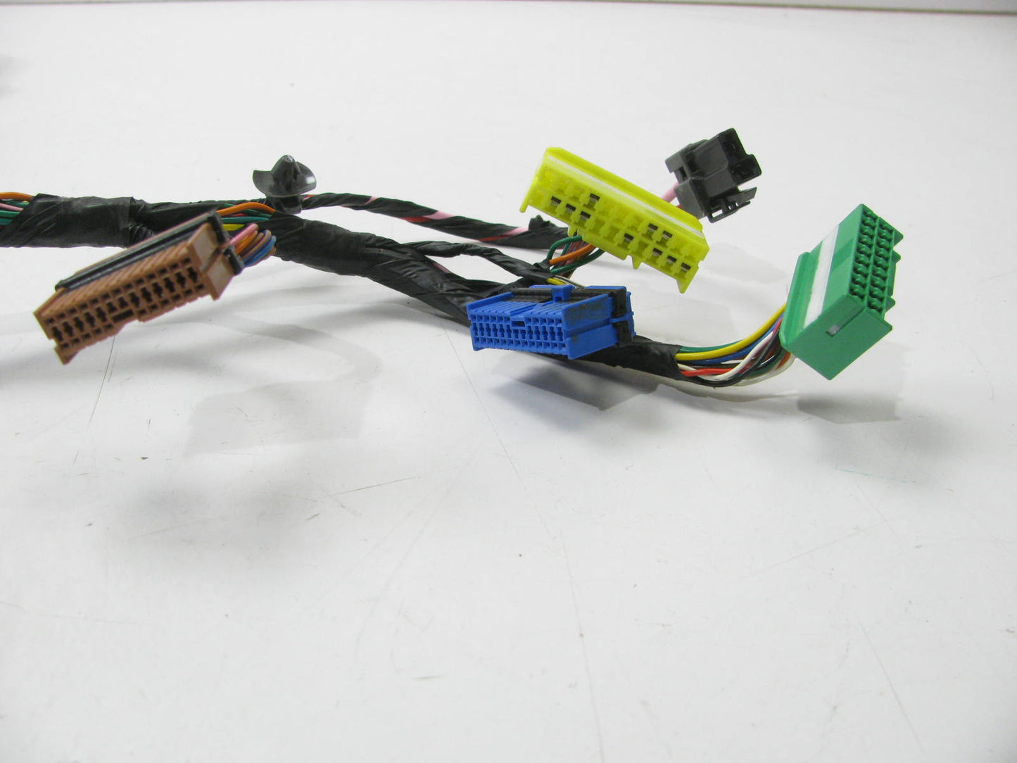 NEW - OEM 911001U040 Main (Dash & Console) Wiring Harness For 09-13 Kia Sorento