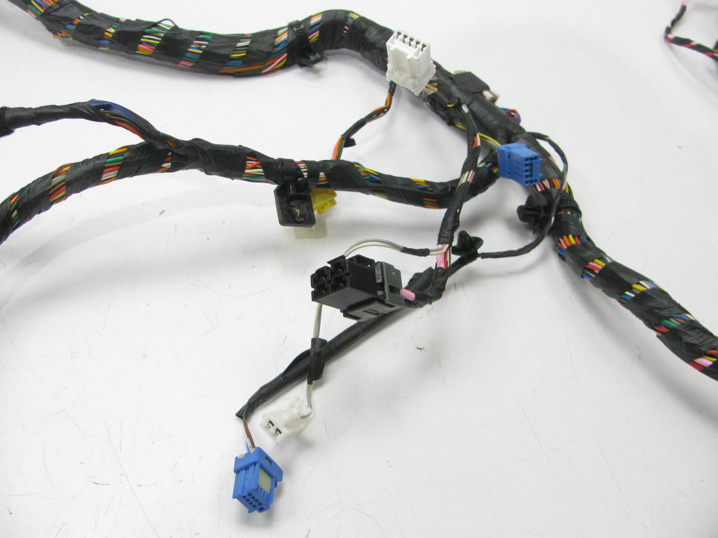 NEW - OEM 911001U040 Main (Dash & Console) Wiring Harness For 09-13 Kia Sorento