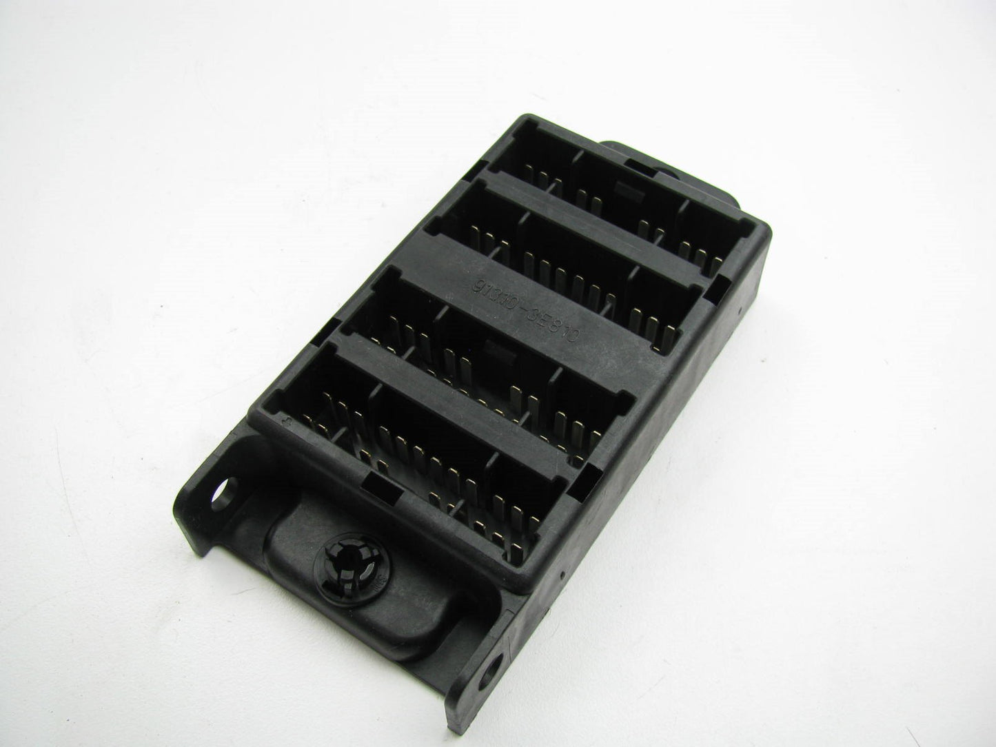 NEW GENUINE Instrument Panel Dash Fuse / Relay Box OEM For 2002-2007 Kia Sorento