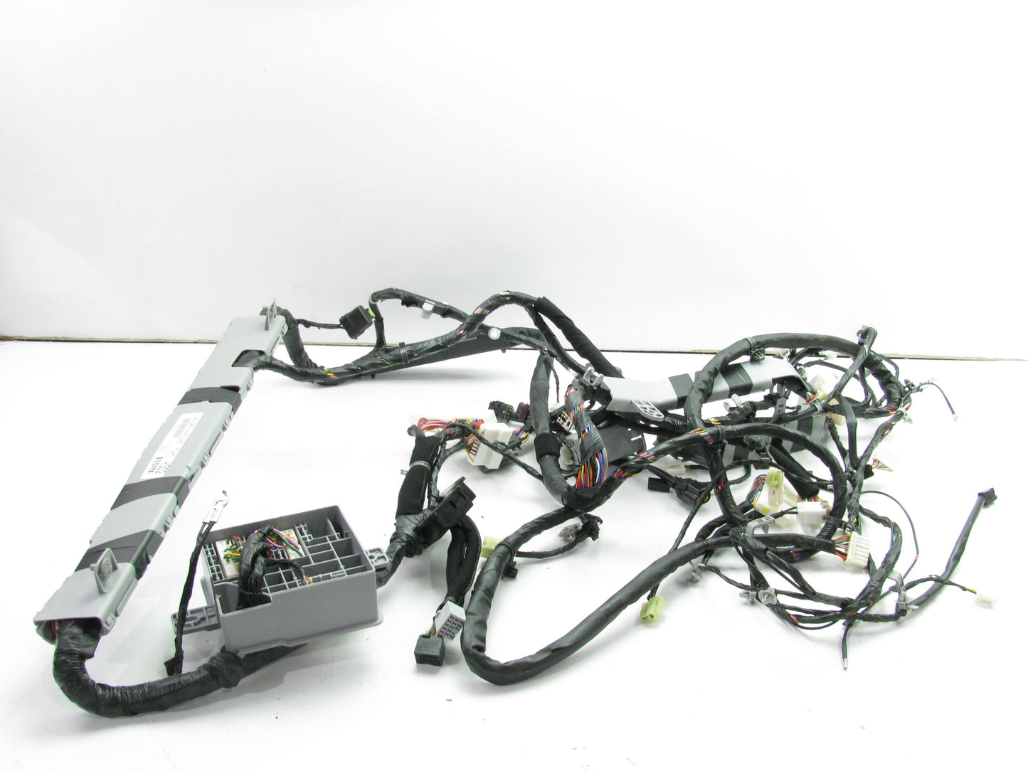 NEW GENUINE Floor Wire Harness OEM For 2006-2009 Kia Amanti 913873F020