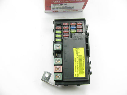 NEW Engine Bay Fuse Box Relay Junction Box OEM For 2012-2015 Kia Rio 919501W360
