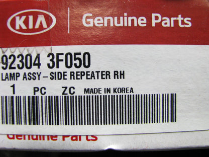 New OEM Side Repeater Lamp Light Right Passenger For 2004-06 Amanti 923043F050