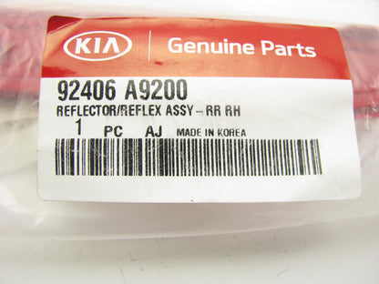 New Rear Bumper Right Side Reflector OEM For 15-16 Kia Sedona 92406A9200