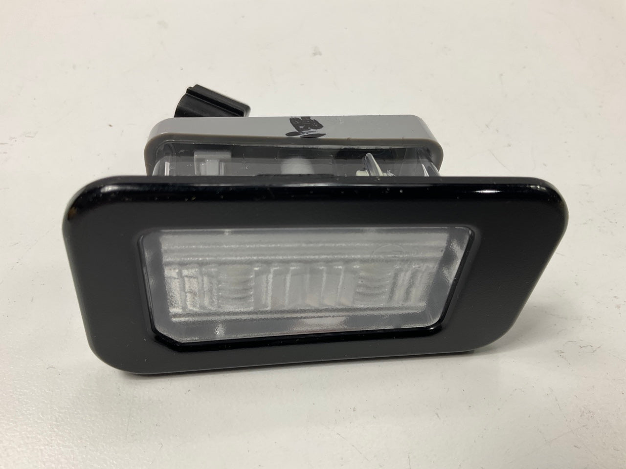 NEW Left License Plate Light Lamp OEM For 2021-2024 Kia Sorento 92501G9000