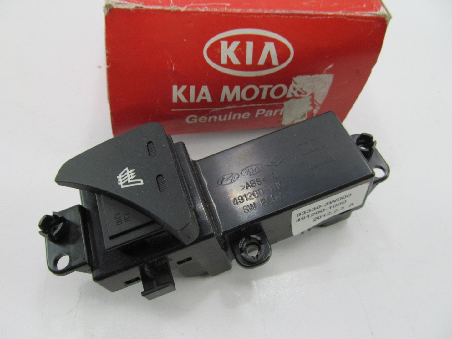 NEW GENUINE Left Seat Heater Switch OEM For 11-16 Kia Sportage 933303W000WK