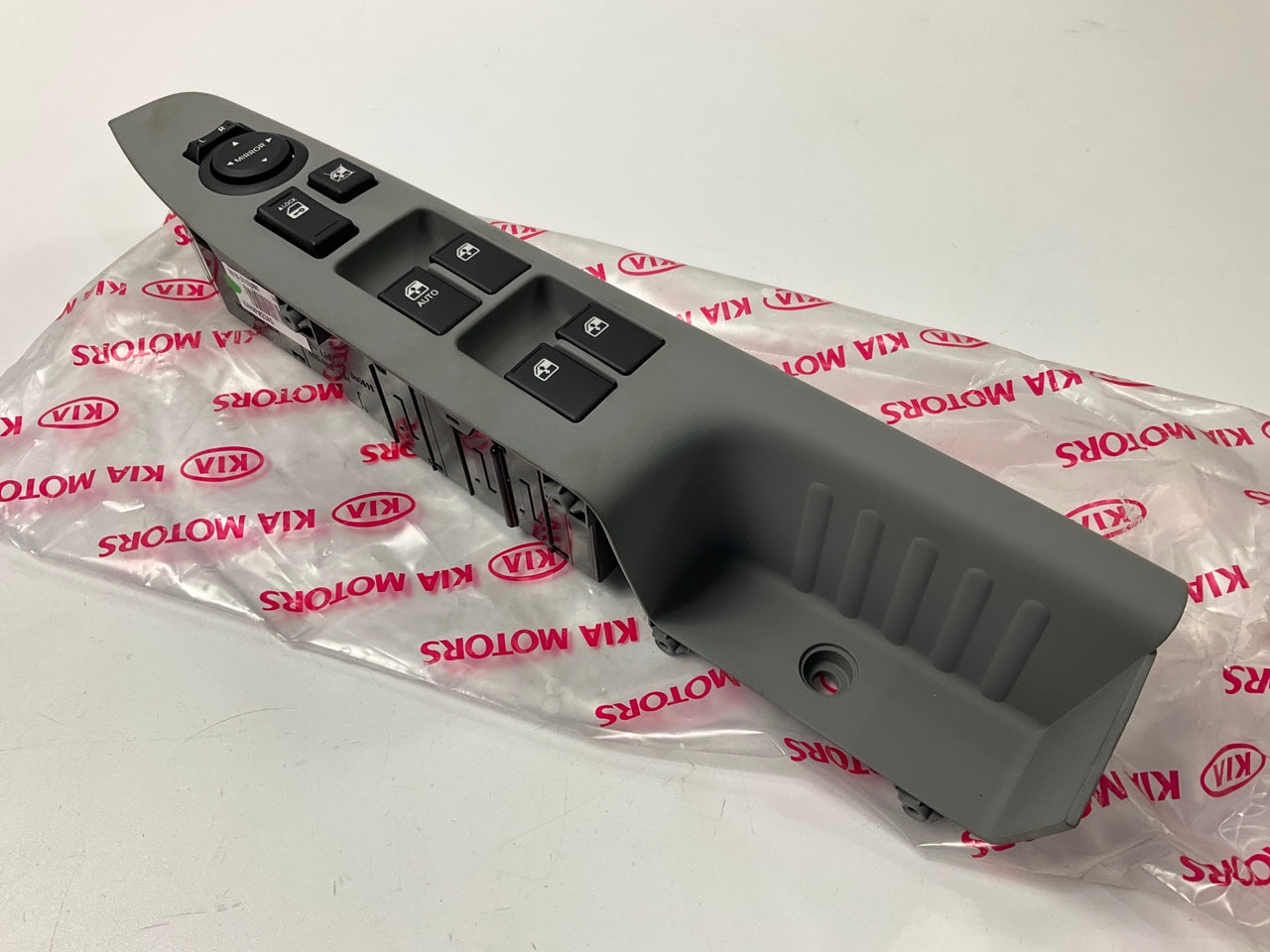 NEW Master Left Power Window Door Lock Switch OEM For 09 Kia Borrego 93570-2J231
