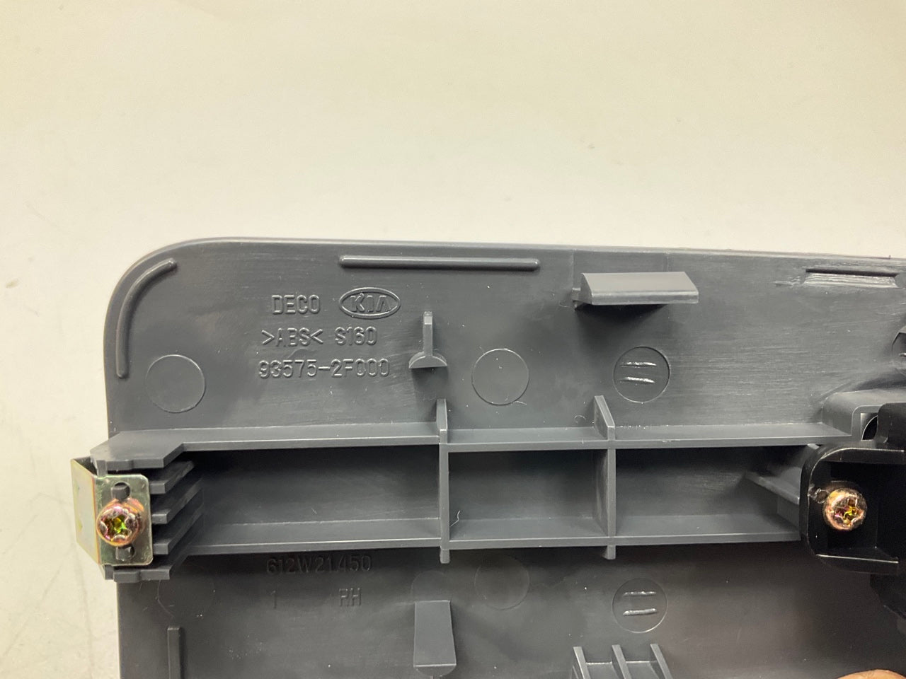 NEW GENUINE Right Passengers Power Window Switch OEM For 2004-2006 Kia Spectra