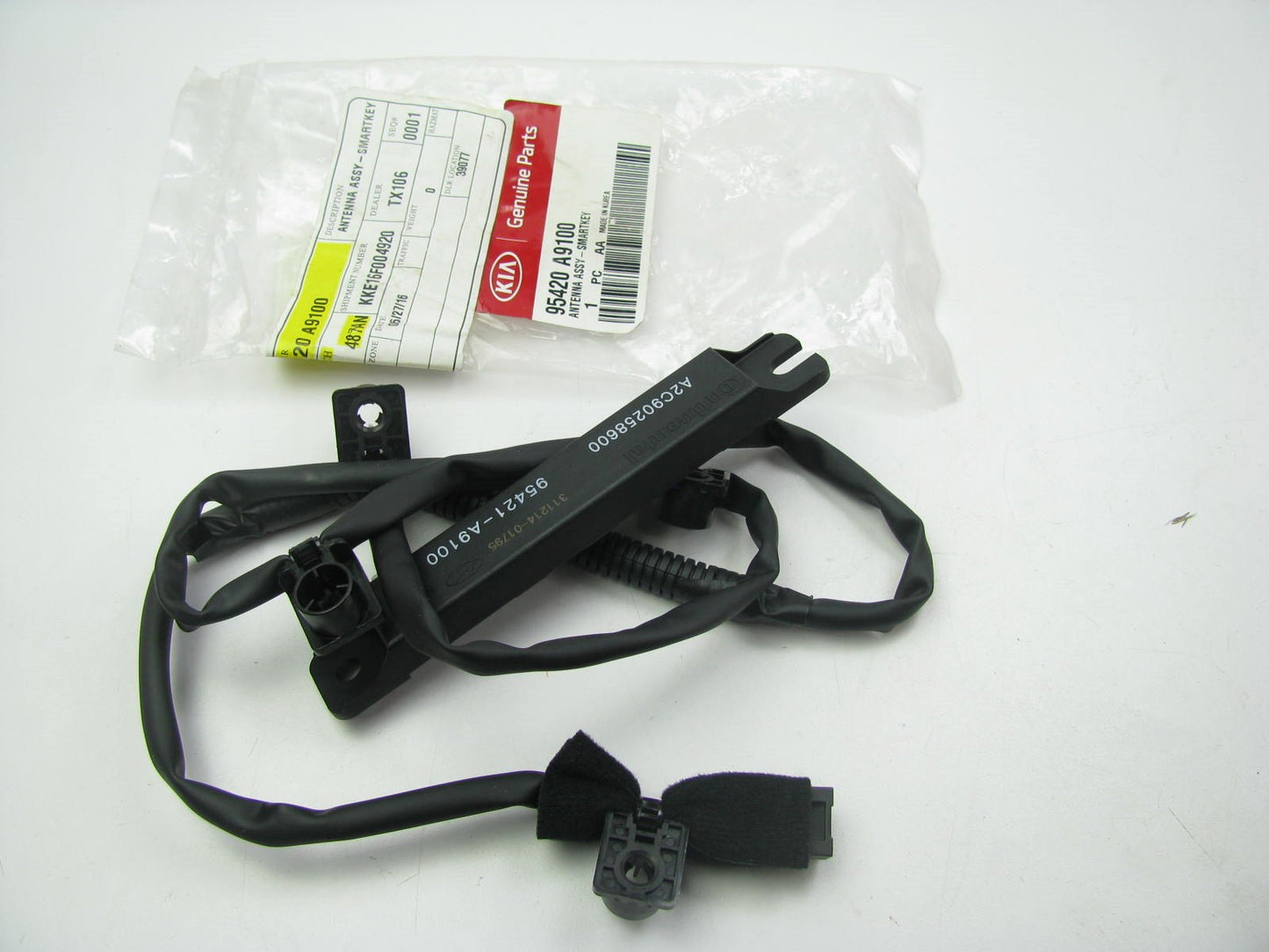 NEW Smart Key Keyless Entry Remote Antenna OEM For 2015-21 Kia Sedona 95420A9100
