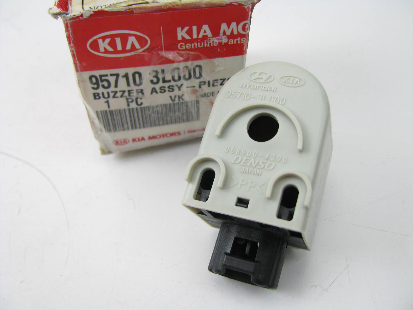 New Genuine OEM Interior Buzzer Switch For 07-08 Hyundai Veracruz 95710-3L000