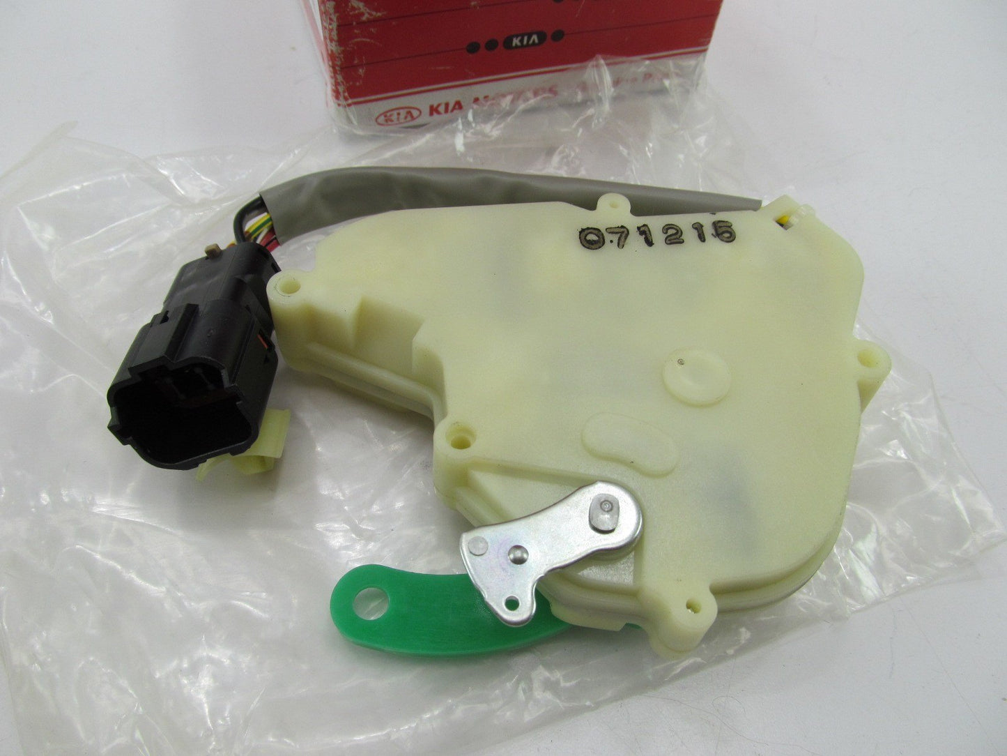 Front Right Door Lock Actuator RH Passenger For 2007-08 Kia Sorento 957363E010