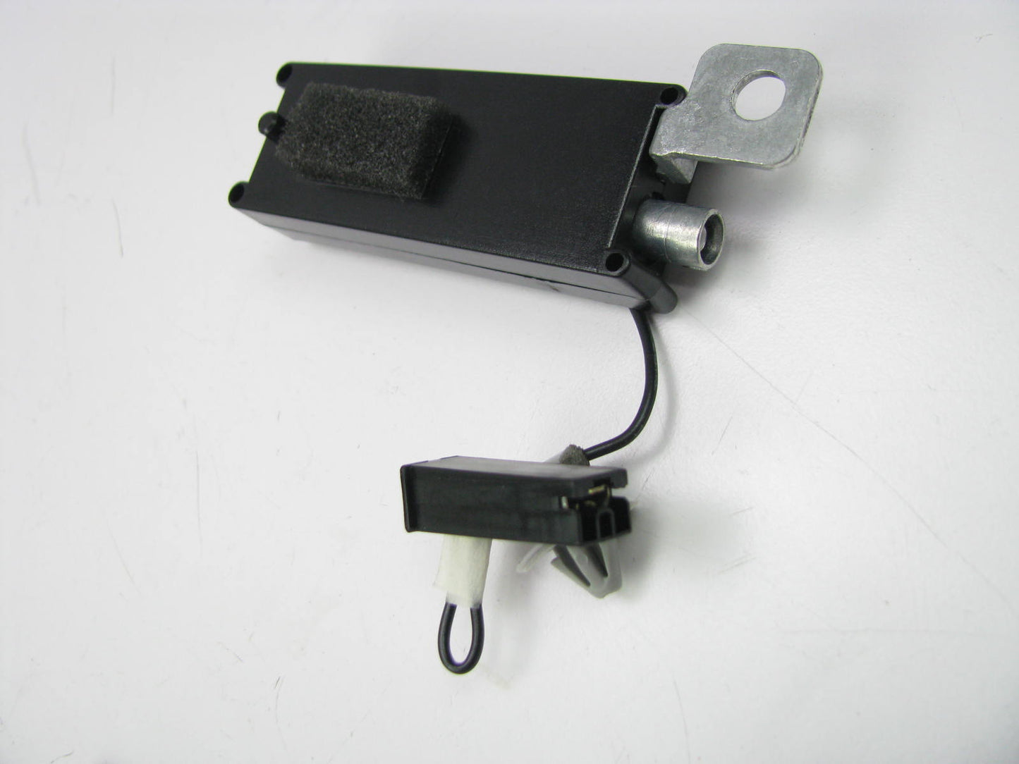 NEW - OEM 962303R000 Radio Antenna Amplifier For 2014-2016 Kia Cadenza