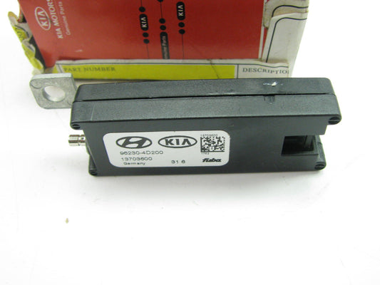 New OEM Radio Antenna Booster Amplifier For 06-10 Sedona 962304D200