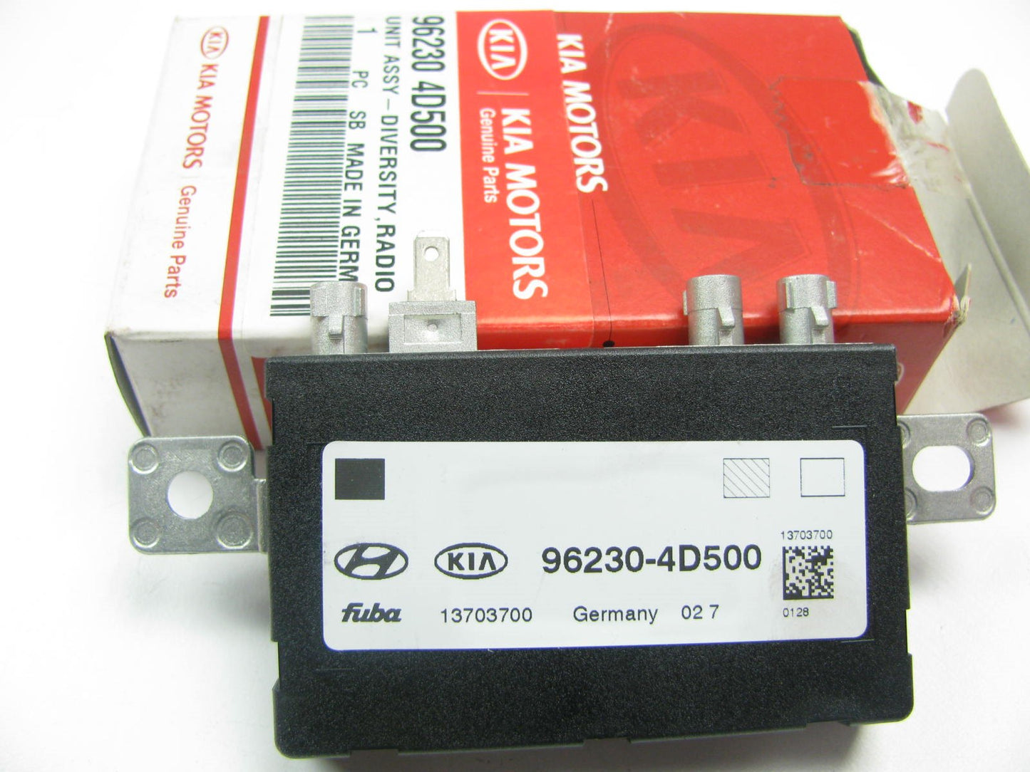 NEW Radio Antenna Control Module For 06-10 Kia Sedona 07-08 Entourage 962304D500