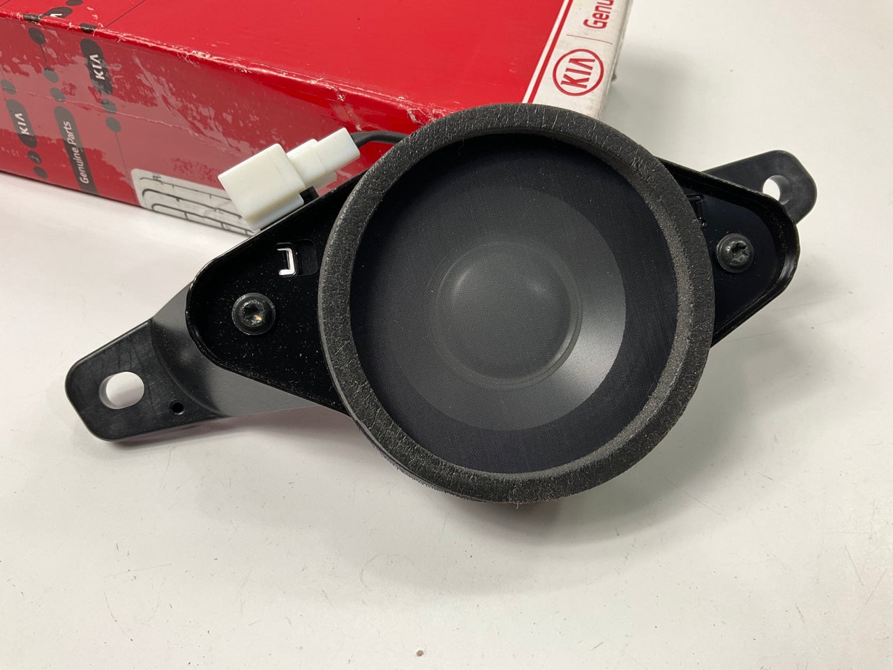 NEW - OEM 963902P500 Rear Right Quarter Speaker For 2009-2014 Kia Sorento