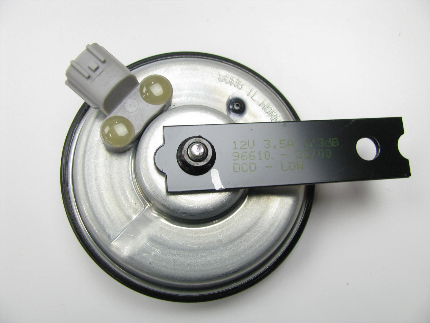 NEW - OEM Genuine Low Pitch Note Horn For 2007-08 Kia Optima 966102G100