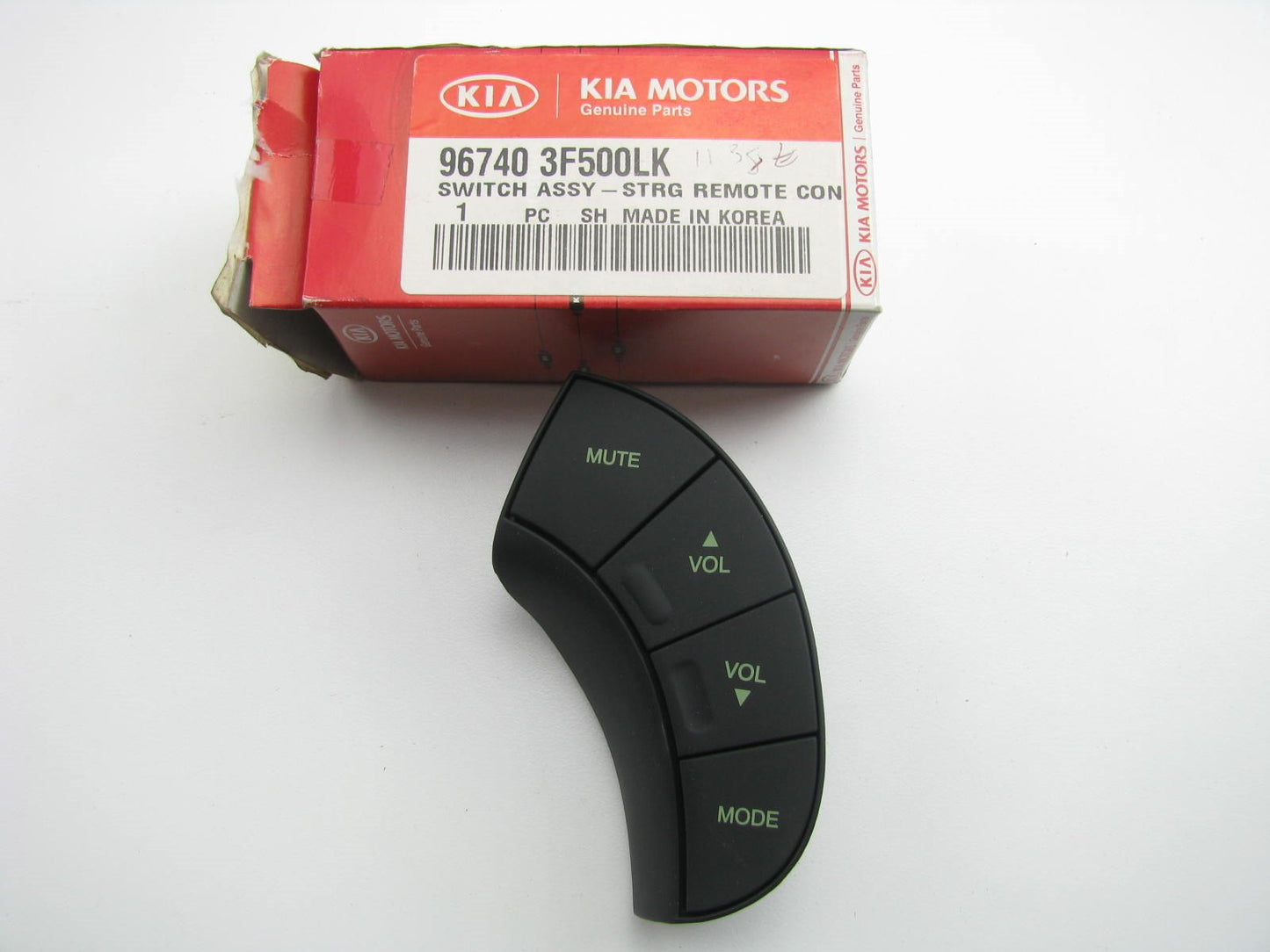 New Mute Stereo Volume Mode Remote Radio Control Switch OEM For 2005-06 Amanti