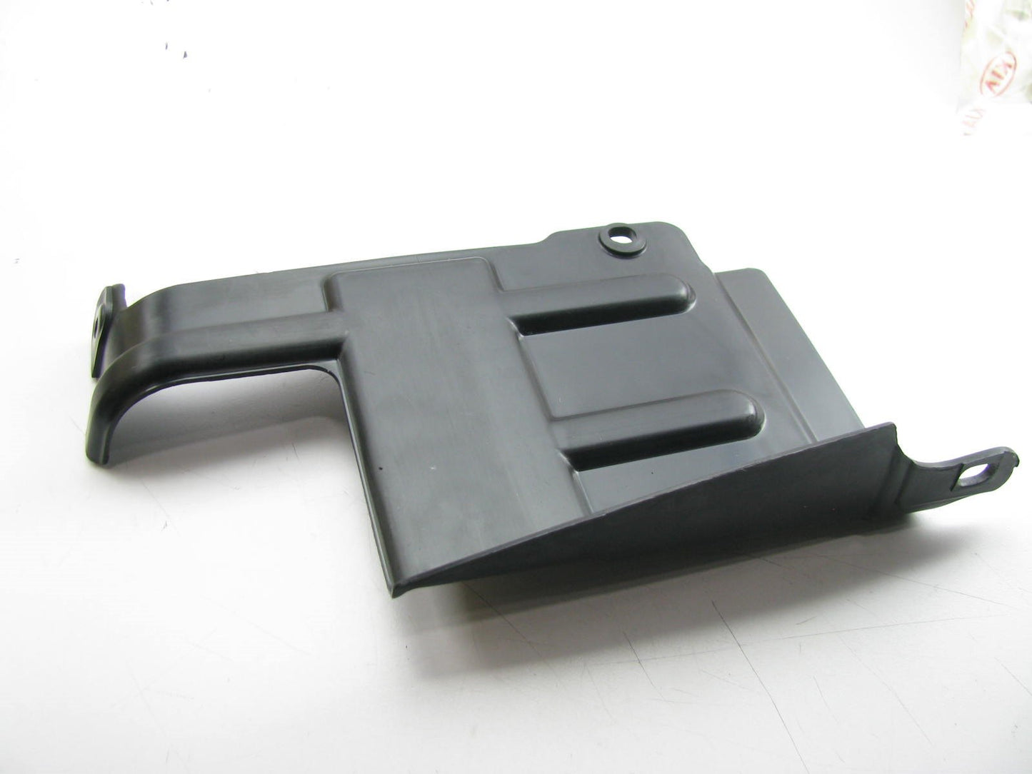 New  REAR Bumper Cover Right Side Mount Plate Beacket OEM For 03-06 Kia Sorento