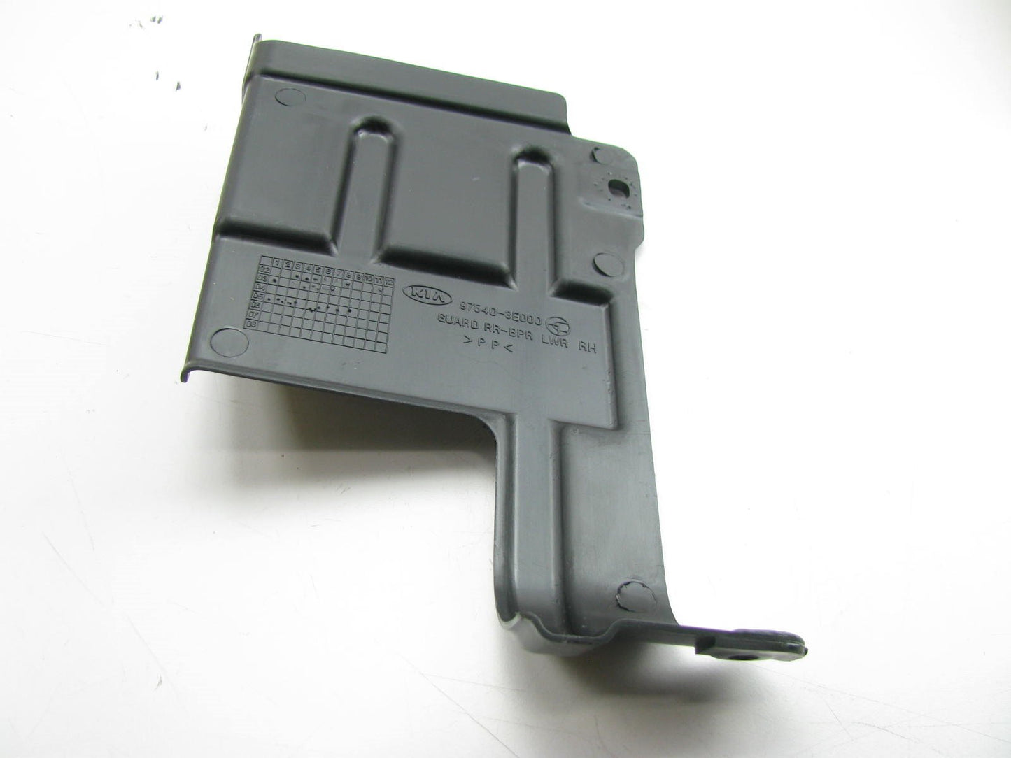 New  REAR Bumper Cover Right Side Mount Plate Beacket OEM For 03-06 Kia Sorento