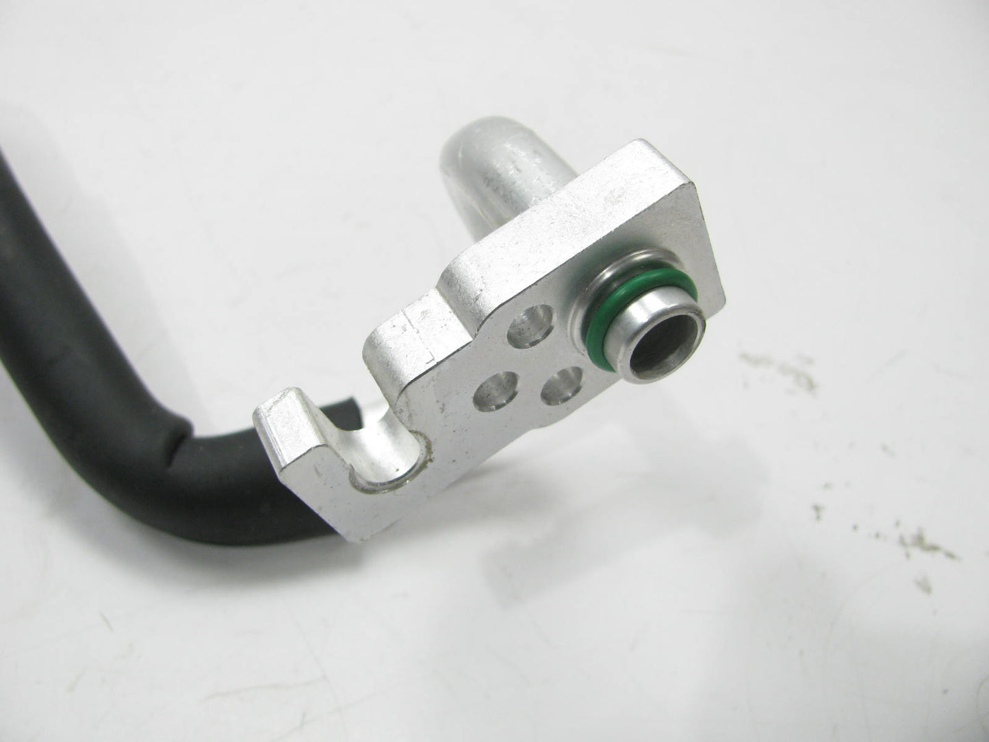 NEW GENUINE 977633C060 A/C Suction Hose OEM For 2001-2006 Kia 2.4L I4