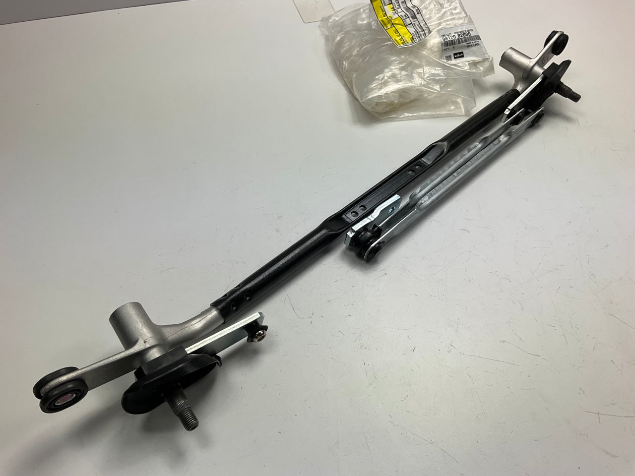NEW GENUINE Windshield Wiper Motor Linkage OEM For 2014-2022 Kia Soul 98120B2000