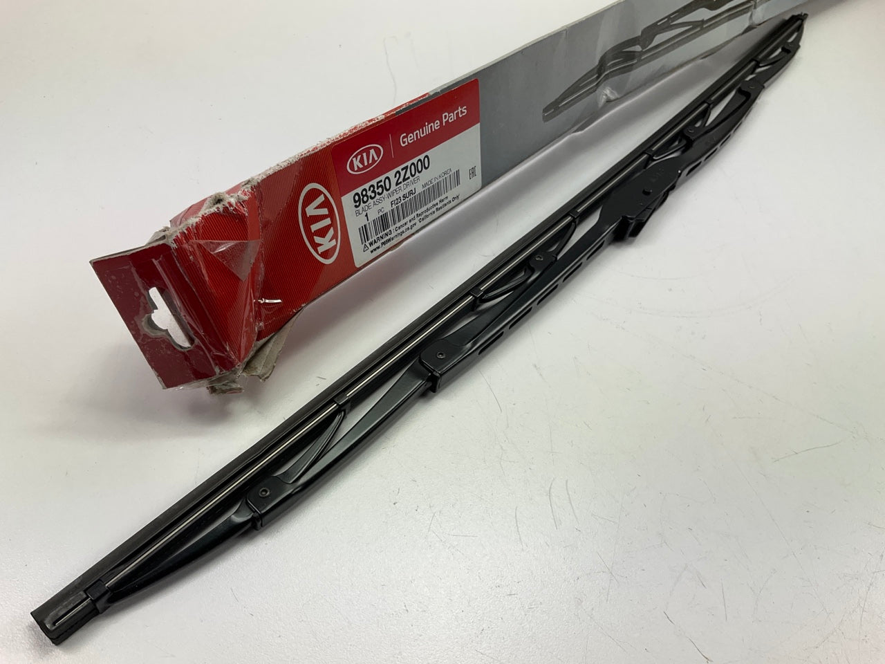 NEW GENUINE Windshield Wiper Blade Left Drivers Side OEM For Kia 983502Z000