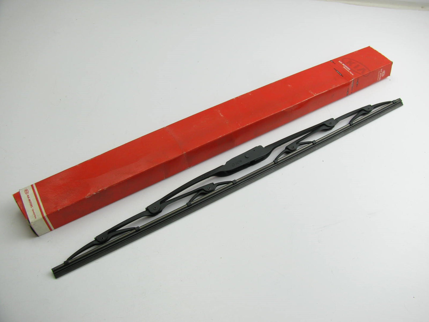 New OEM Windshield Wiper Blade Passenger Right Side For Various Kia 983603D600