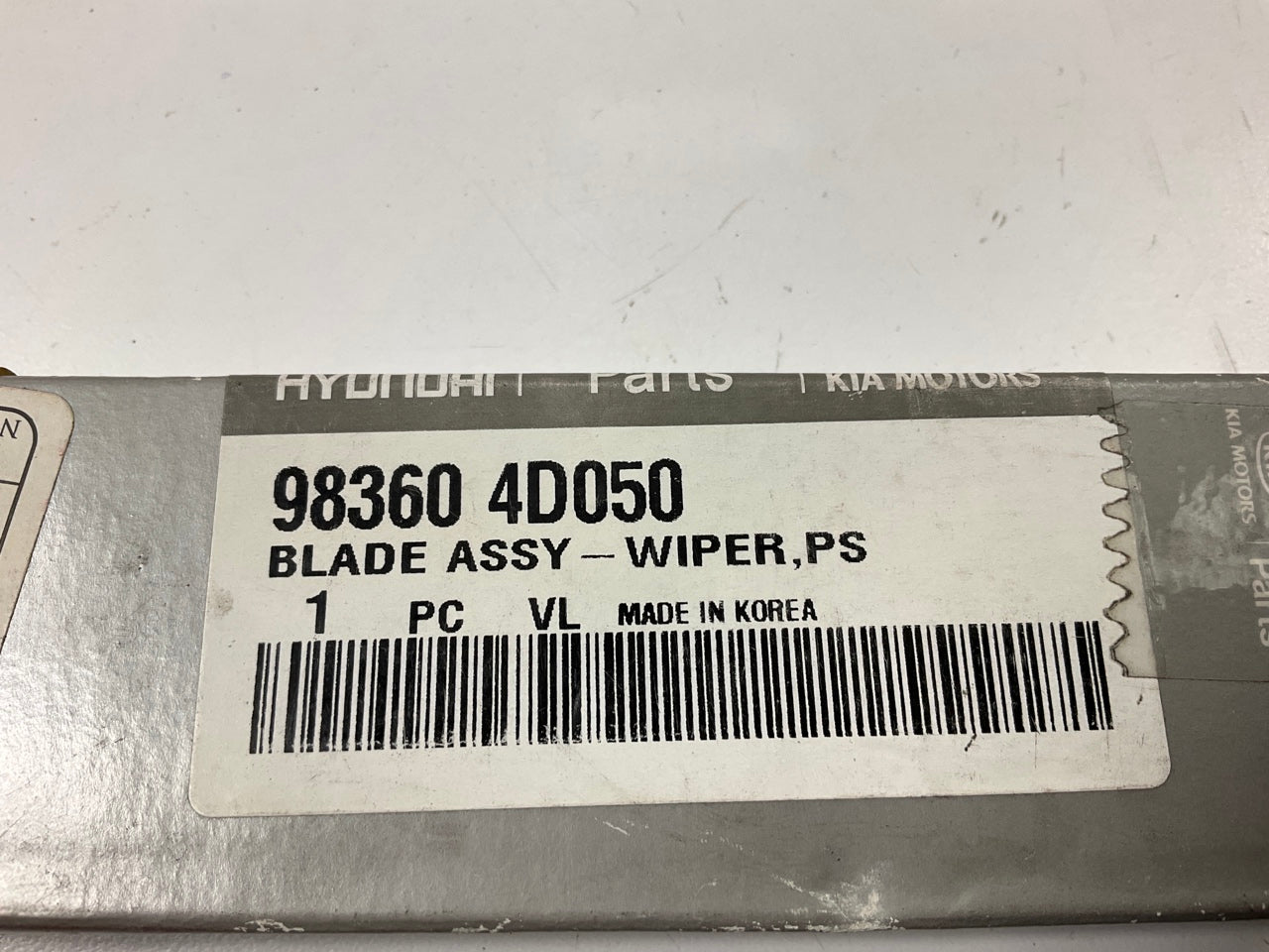 NEW OEM Right Passenger Windshield Wiper Blade For 2006-2014 Sedona 983604D050