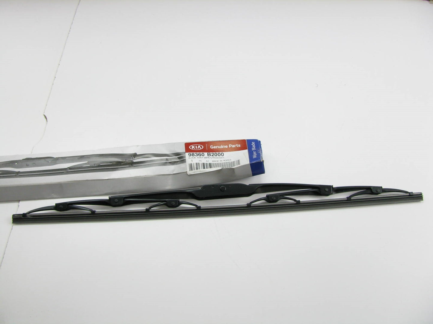 NEW GENUINE Right Passenger Side Windshield Wiper Blade OEM For Kia 98360B2000