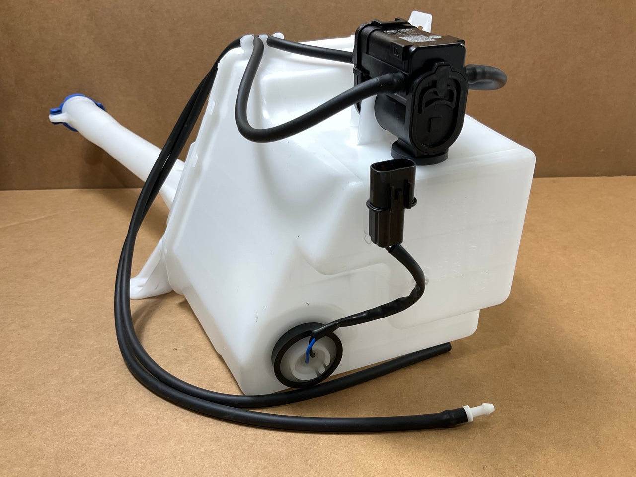 New Windshield Washer Bottle Reservoir Tank & Washer Pump OEM For 09-12 Sorento