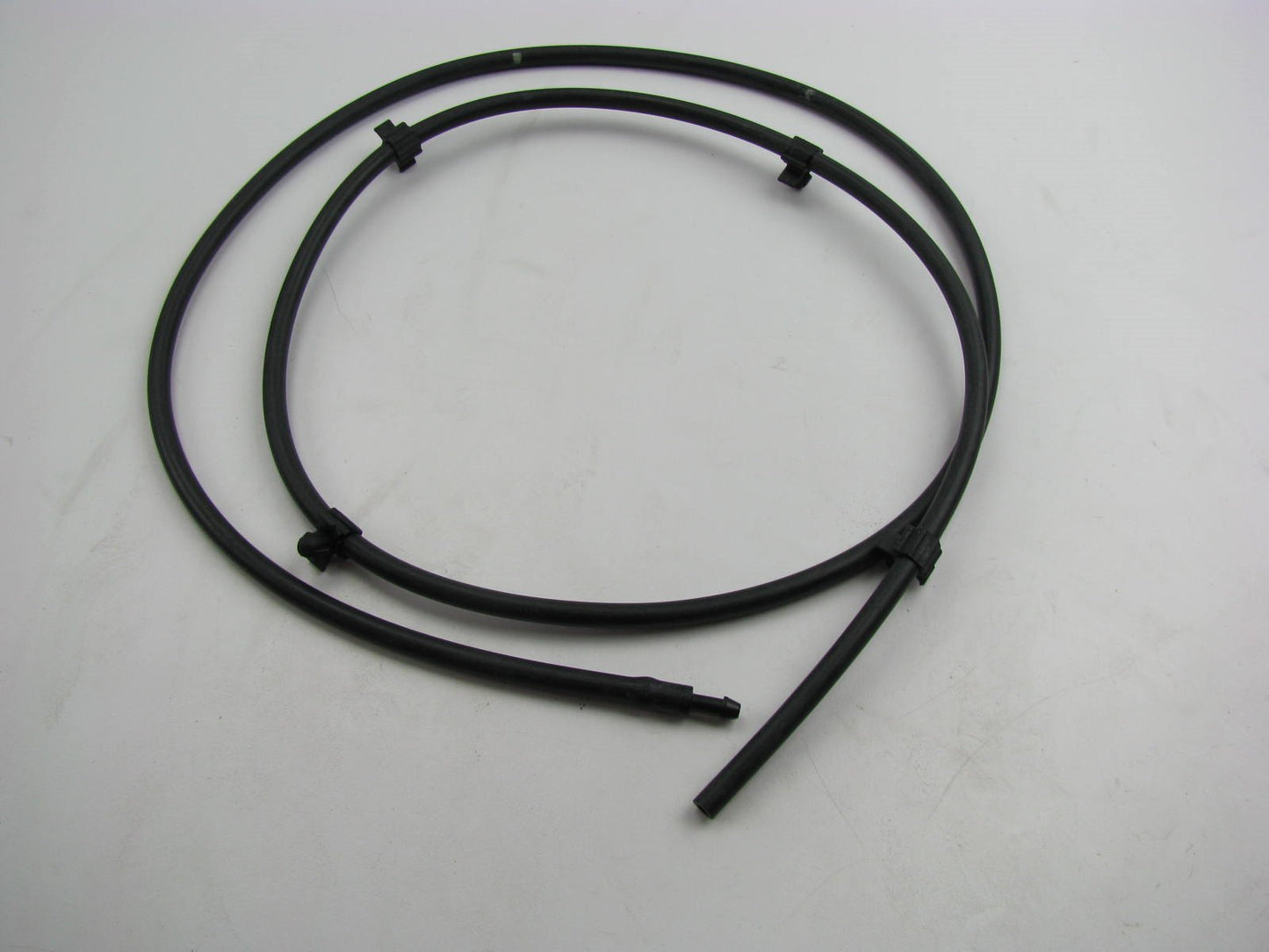 NEW - OEM Tailgate Liftgate Glass Window Washer Hose Tube For 2005-09 Sportage